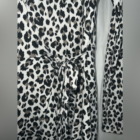 Leopard Print Wrap Dress - Picture 4 of 7